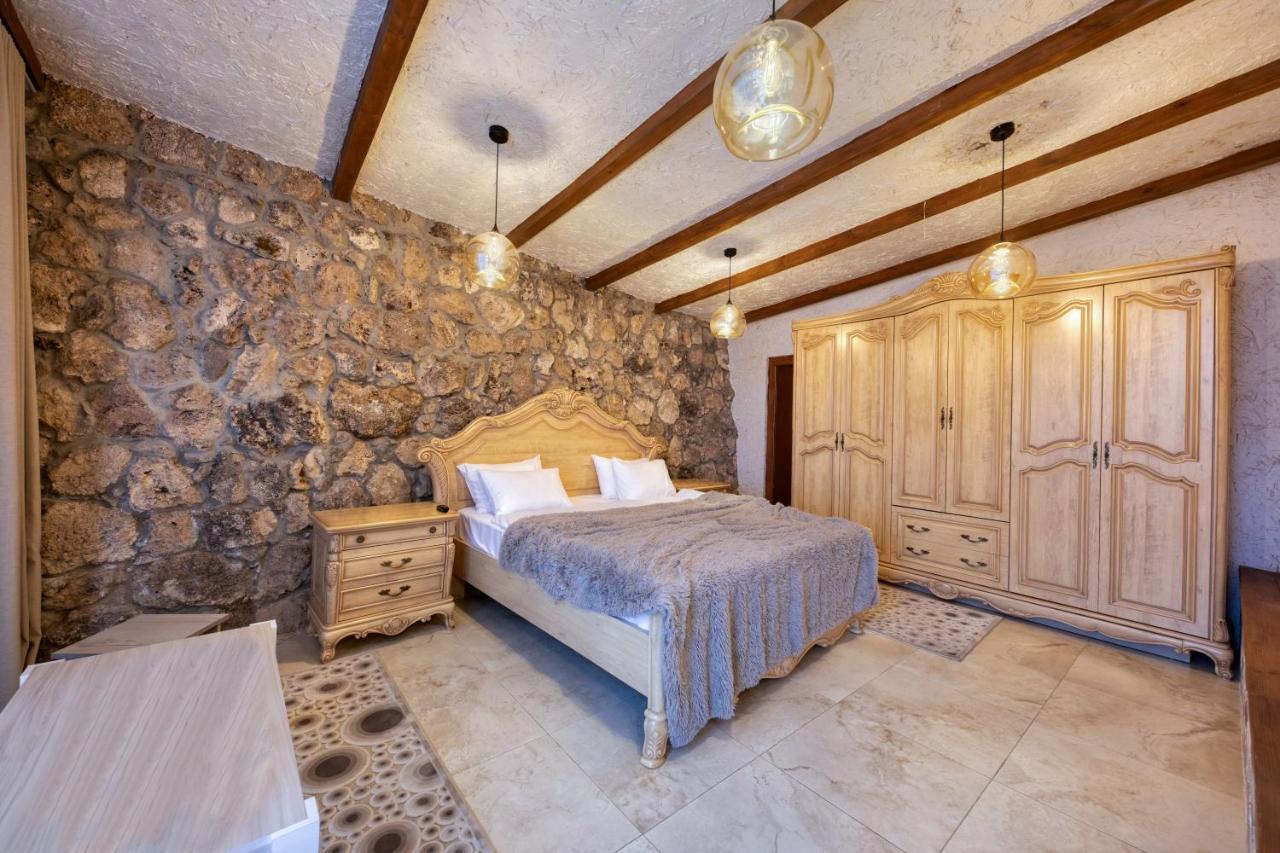 Alpine Castle Hotel 딜리잔 외부 사진