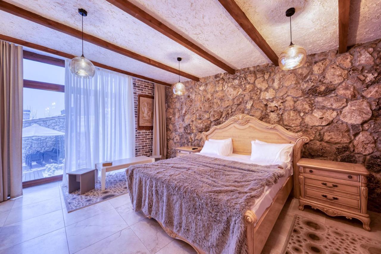 Alpine Castle Hotel 딜리잔 외부 사진