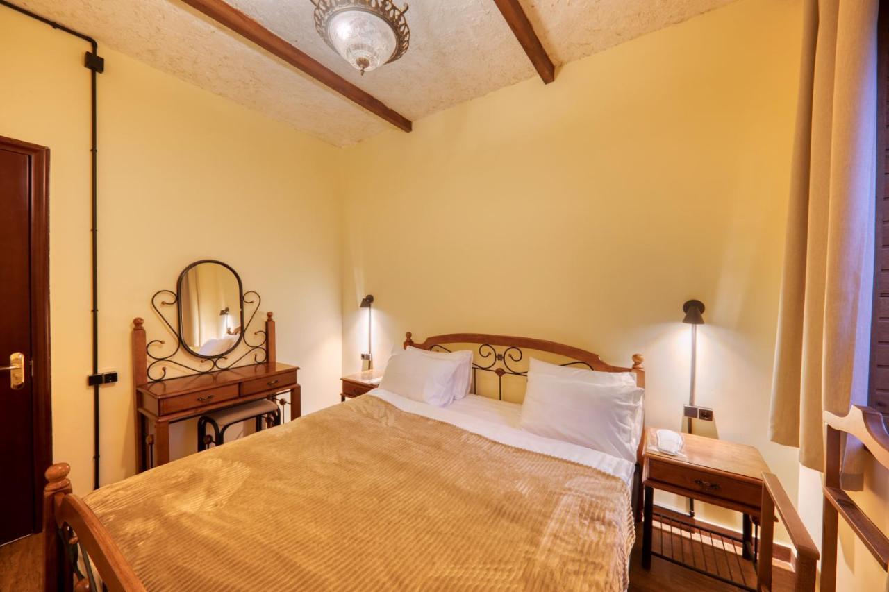 Alpine Castle Hotel 딜리잔 외부 사진